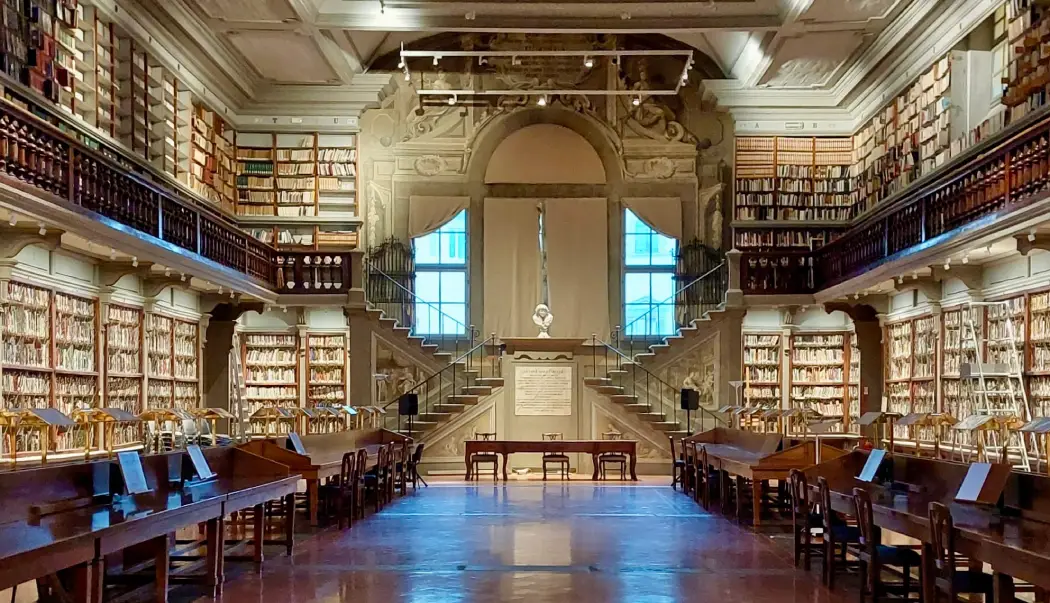 View of the library inside the Uffizi gallery